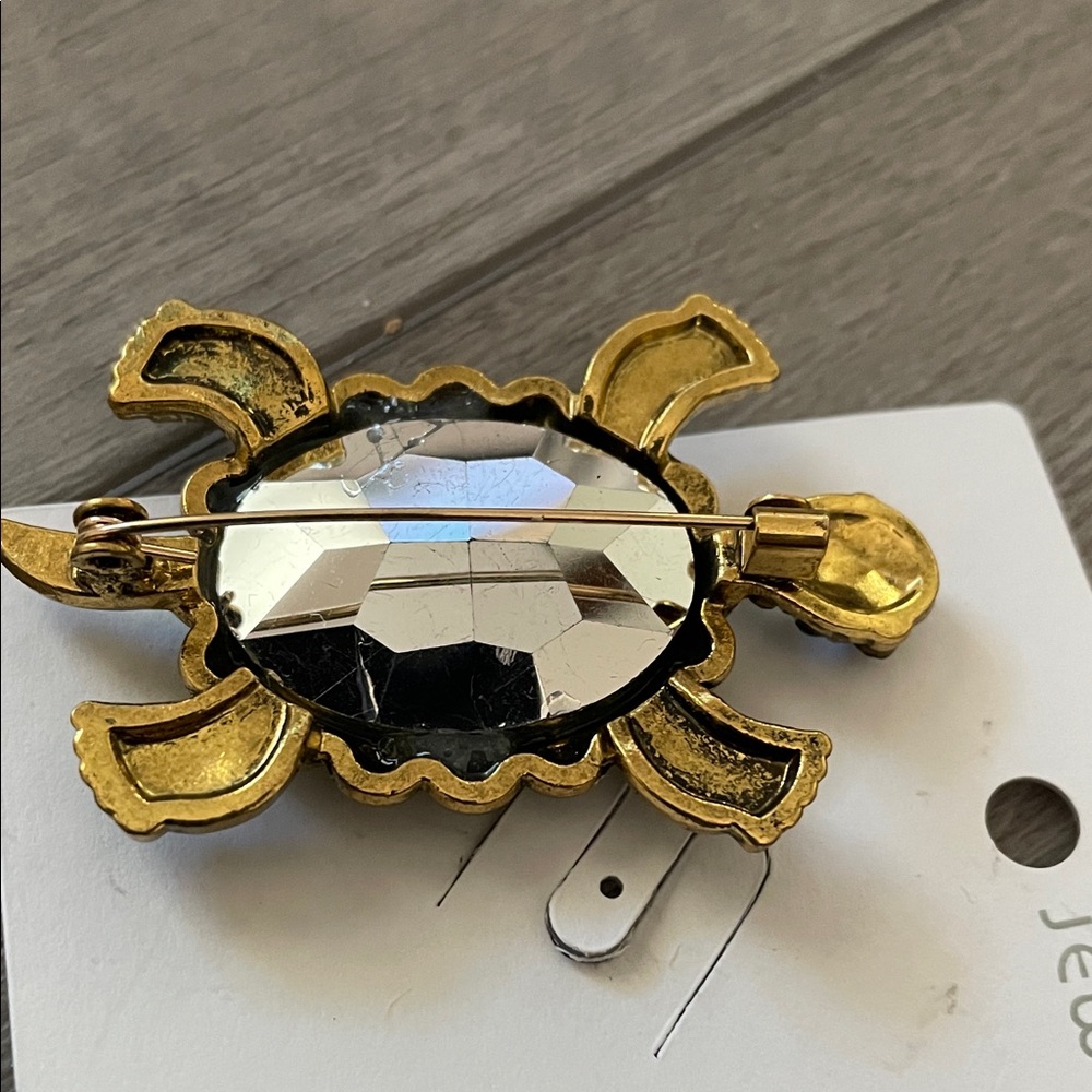 Artisan Green and Gold Turtle Brooch - Picture 7 of 9